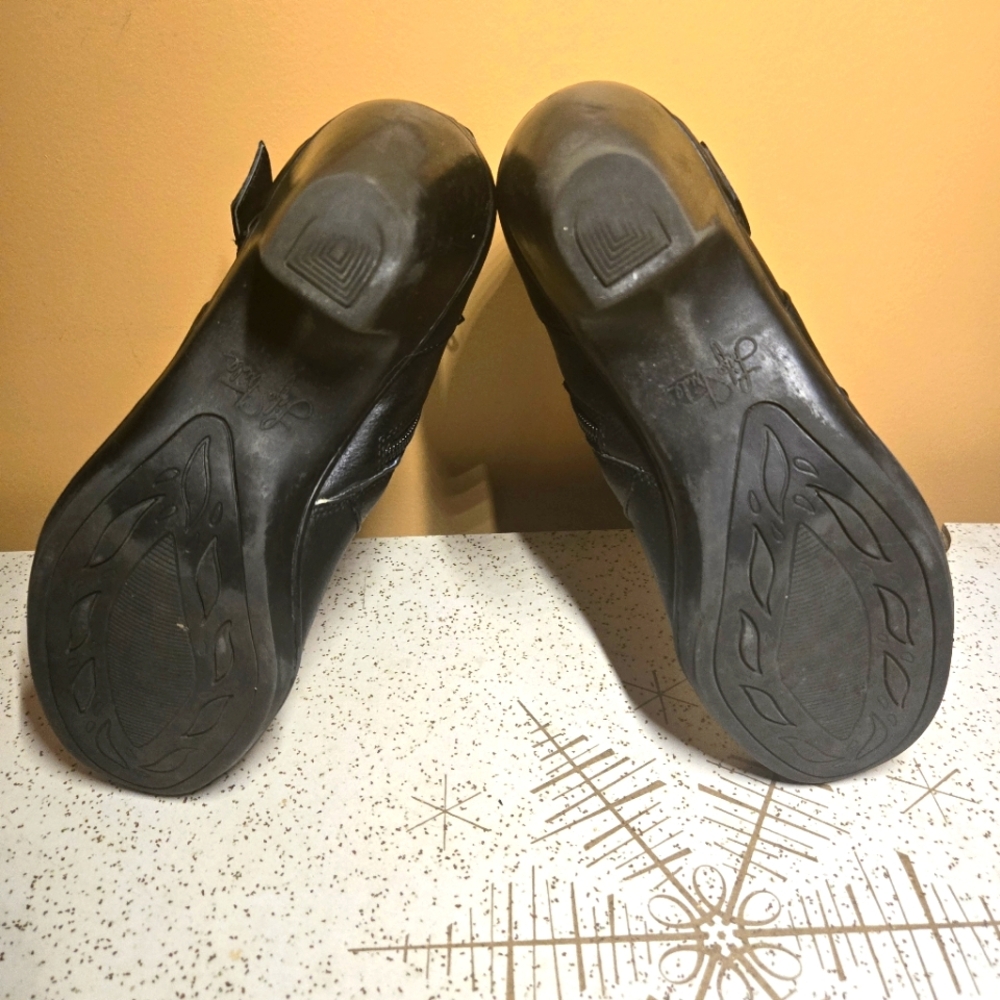 Life Stride Zippered Ankle Boots, 8.5 - Picture 7 of 8